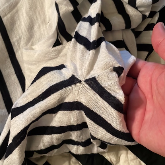 Lightweight Drop Shoulder Striped 360 Sweater Size Small - Picture 12 of 16